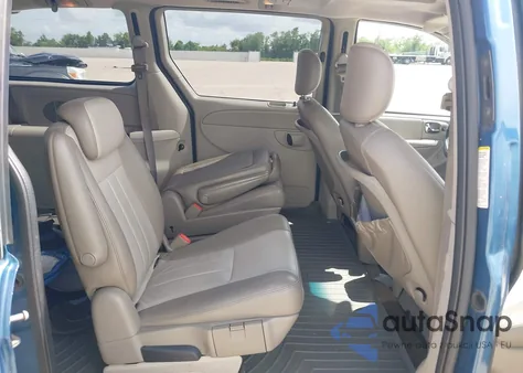 2005 Chrysler Town & Country Touring из США, поврежденный, VIN 2C4GP54L25R286913